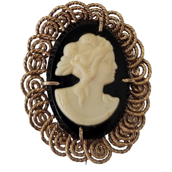 Gold Tone Wire Filigree Black, White Plastic Cameo Brooch Pin E824 - Picture 10 of 10